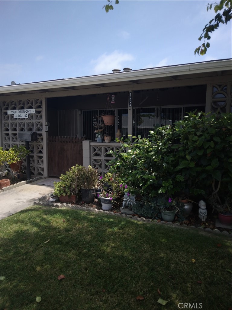 FRONT FACING EAST - 1360 Oakmont Rd 142J M-6 142J M6, Seal Beach CA 90740 - photo 1