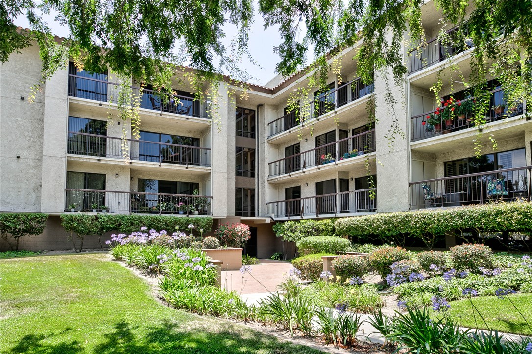 Entry to 13601 Del Monte - 13601 Del Monte Dr 51, Seal Beach CA 90740 - photo 1