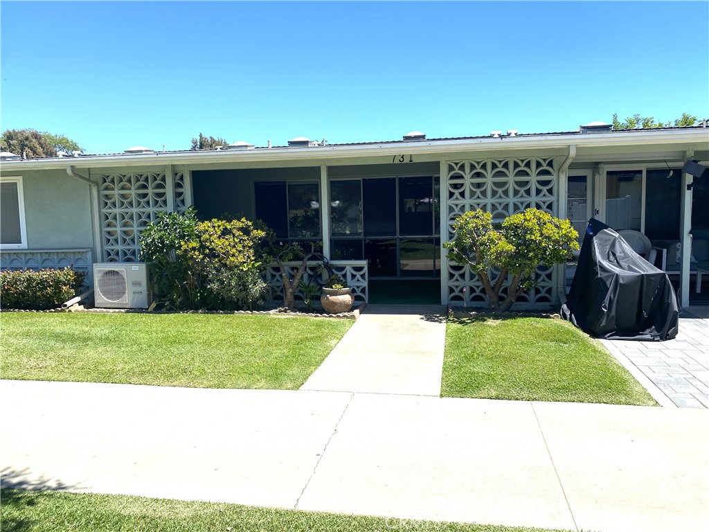 1361 Weeburn Rd., M4-73I, Seal Beach CA 90740 - photo 1