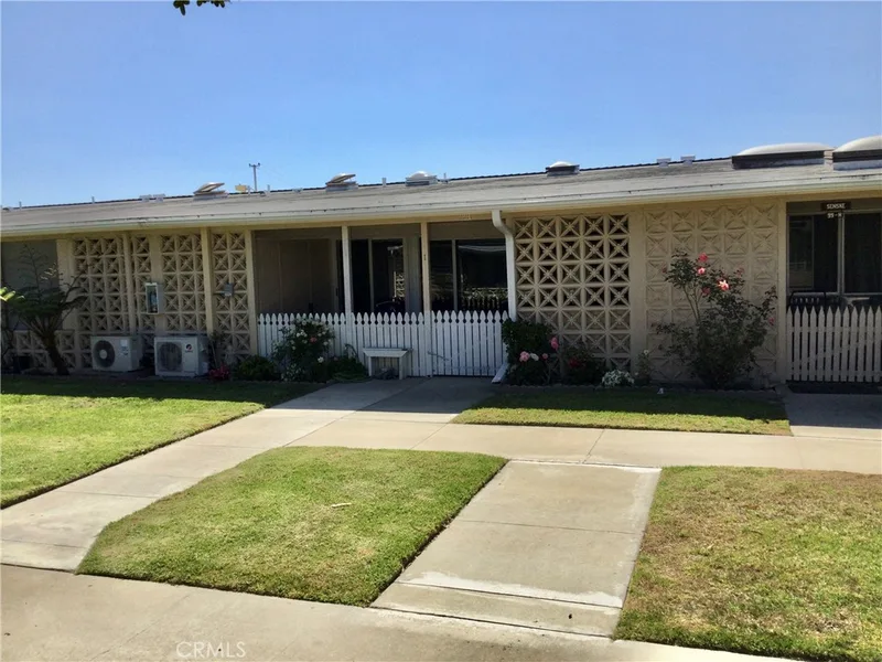 13611 Cedar Crest Ln., M5-99I, Seal Beach, CA 90740