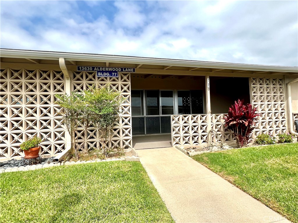 13630 Alderwood Ln., M4-77D, Seal Beach CA 90740 - photo 1