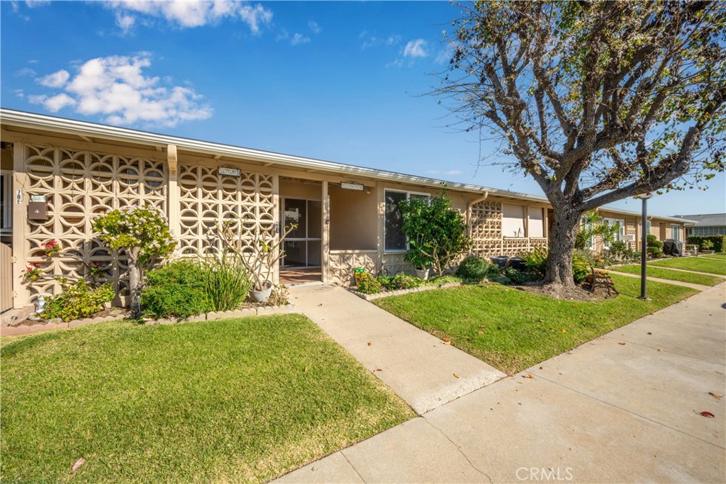 13680 Alderwood Lane 78D, Seal Beach CA 90740 - photo 1