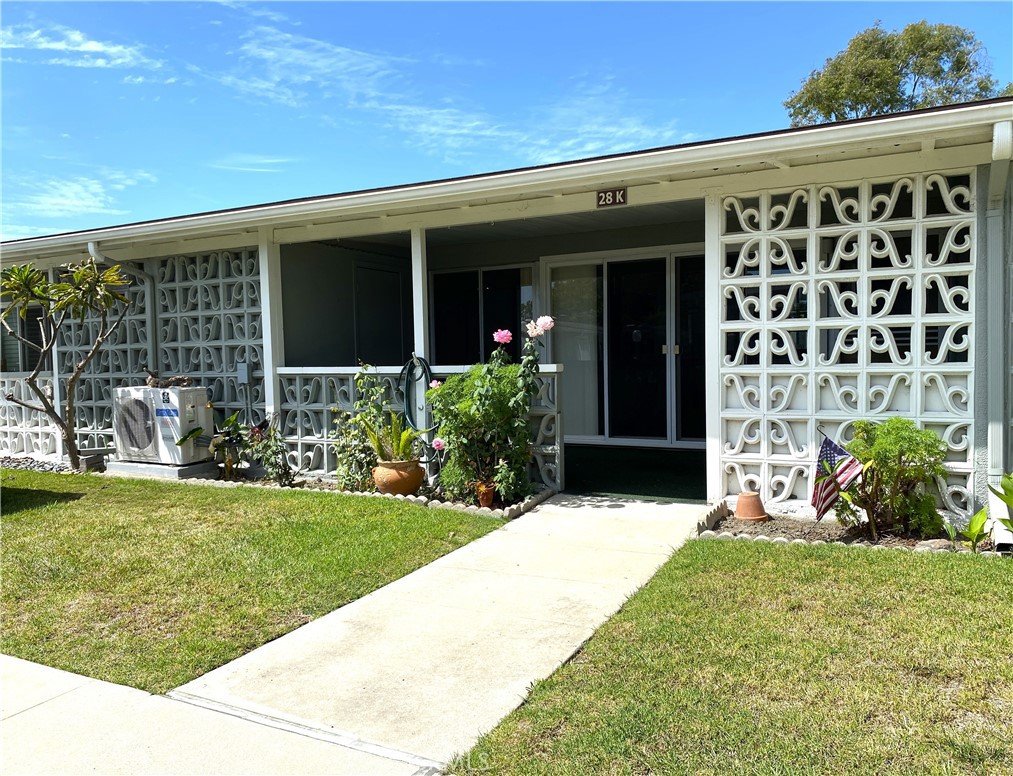 13681 St. Andrews Dr., M1-28K, Seal Beach CA 90740 - photo 1