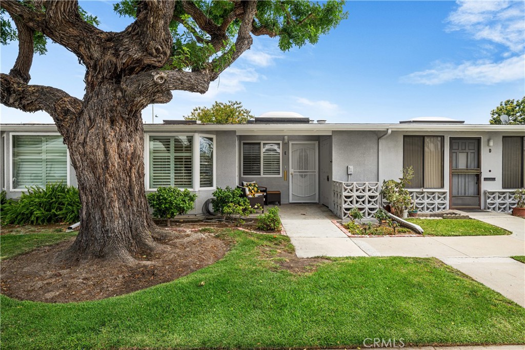 13701 Alderwood Lane W 29E, Seal Beach CA 90740 - photo 1