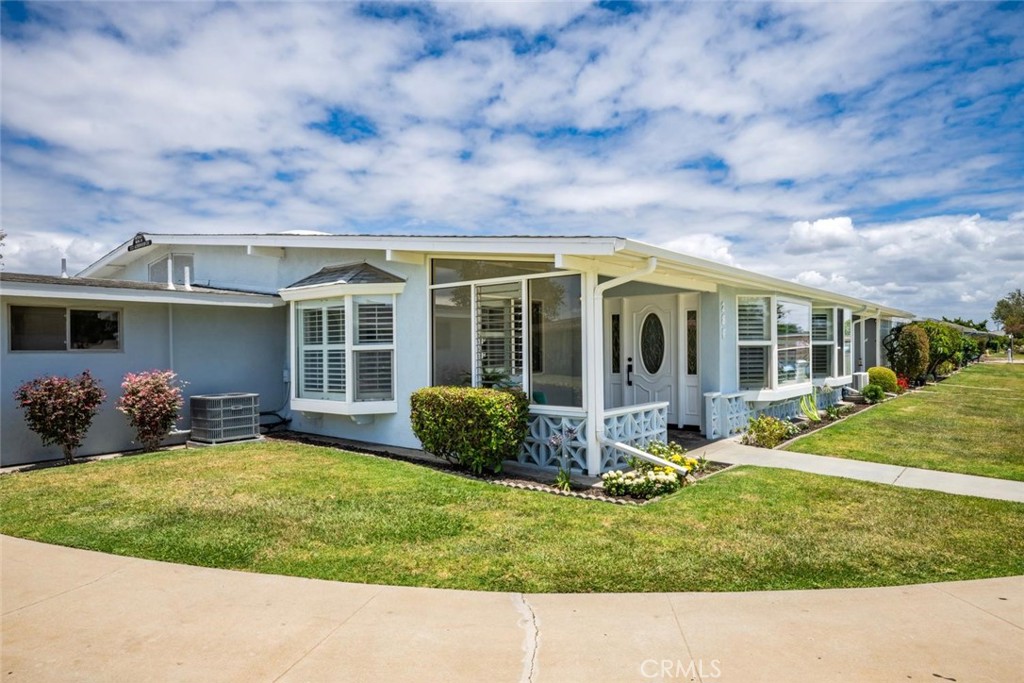13721 Alderwood Lane 28F, Seal Beach CA 90740 - photo 1
