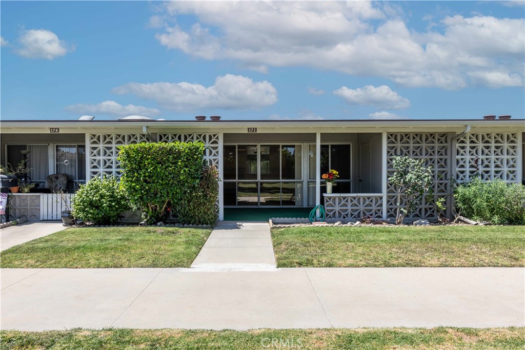13741 17J M1 Annandale, Seal Beach CA 90740 - photo 1