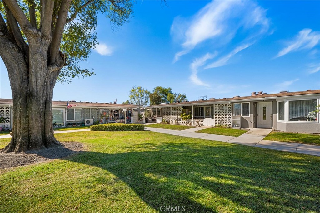 13741 Thunderbird Drive 47L, Seal Beach CA 90740 - photo 3