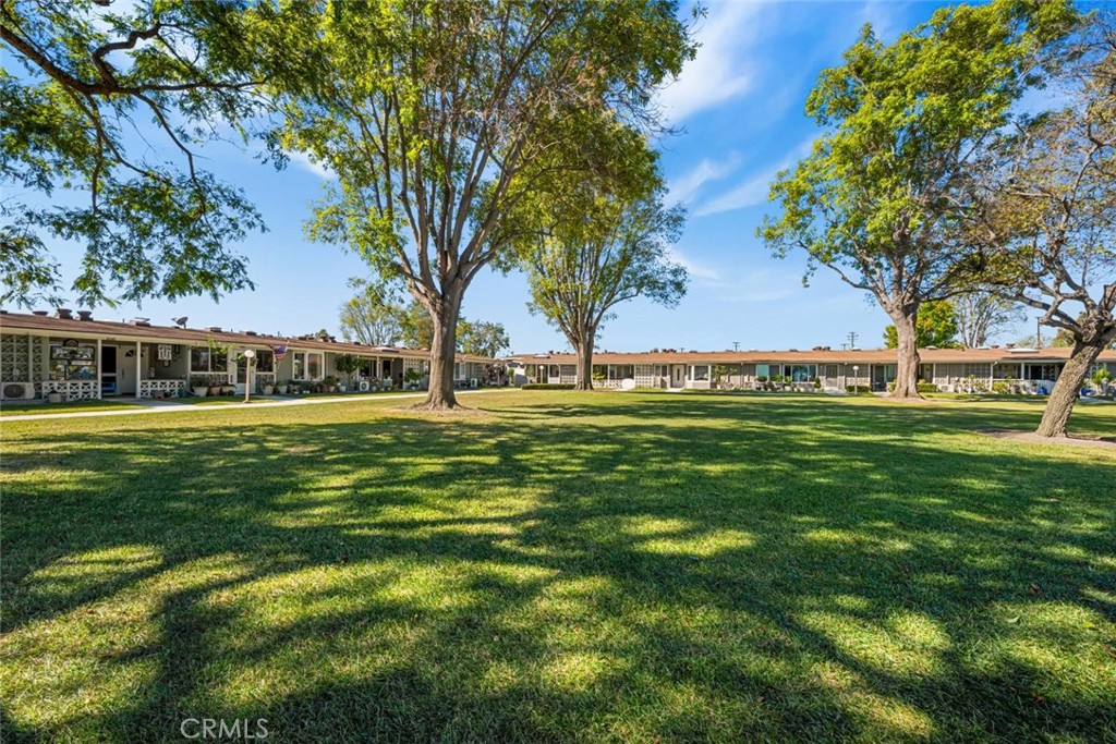 13741 Thunderbird Drive 47L, Seal Beach CA 90740 - photo 4