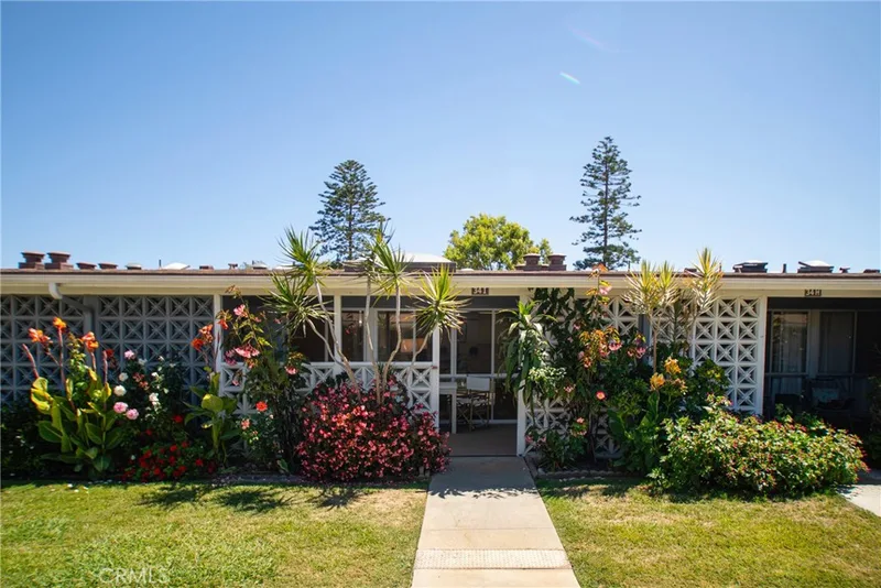 13751 St. Andrews Dr., M1-34I, Seal Beach, CA 90740