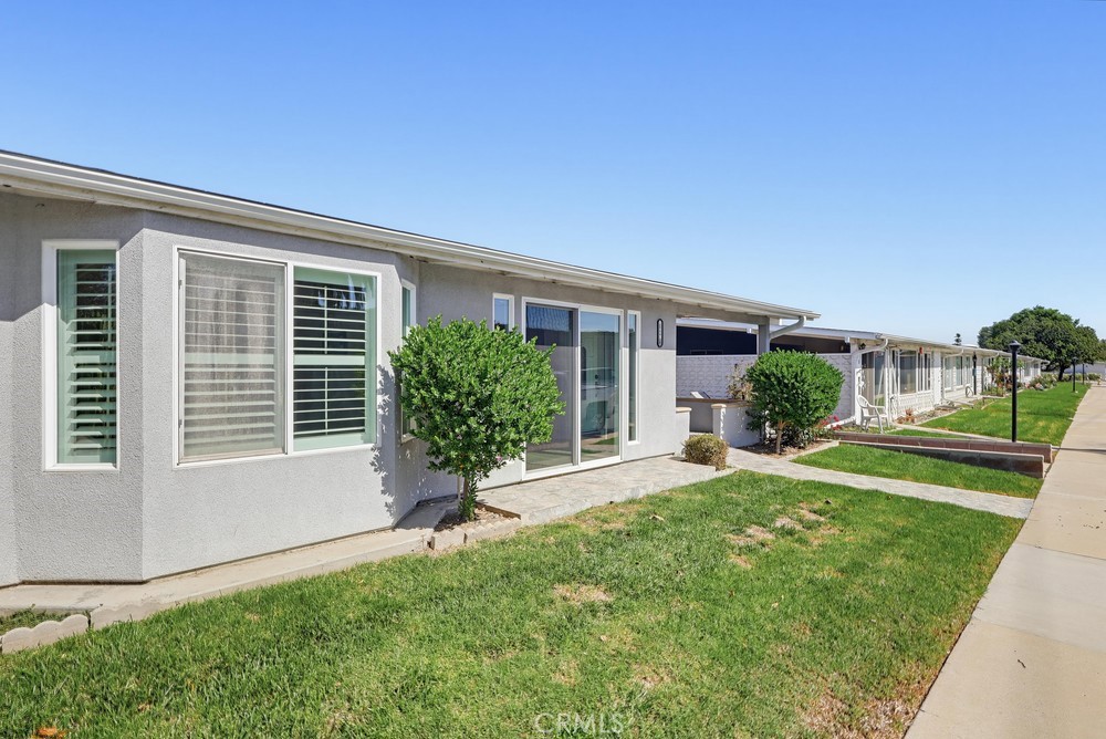 1381 Monterey Road M2 62A, Seal Beach CA 90740 - photo 4