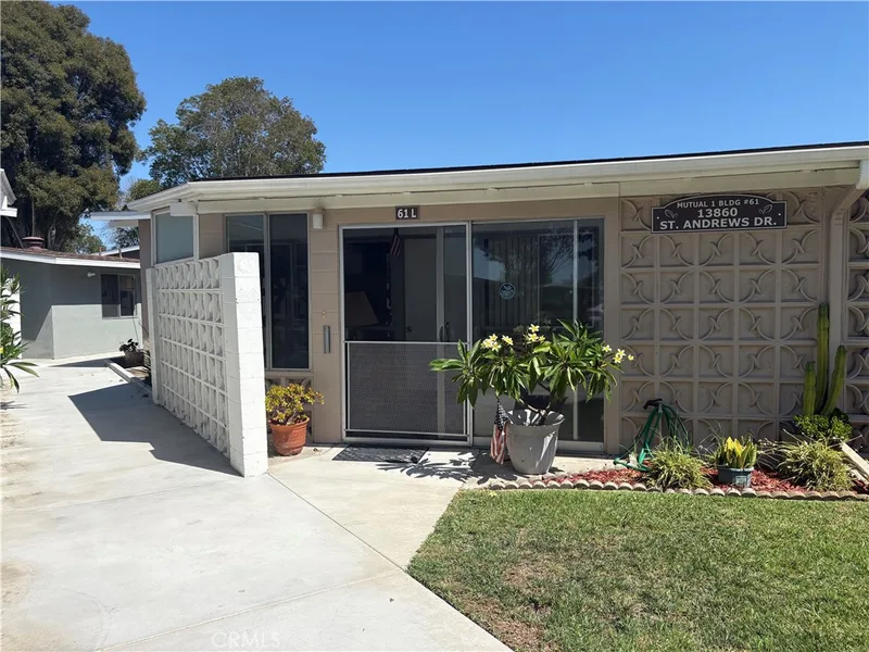 13860 St. Andrews Dr., M1-61L, Seal Beach, CA 90740