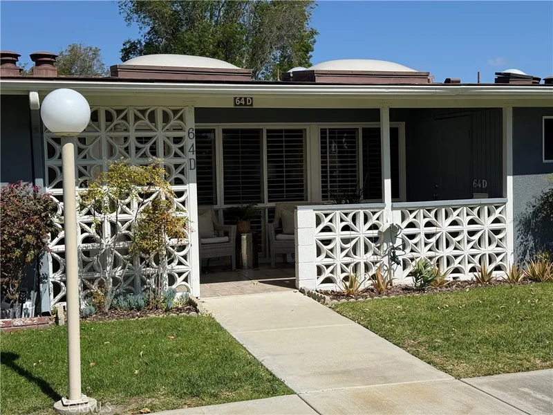 13881 Thunderbird M1-64D, Seal Beach, CA 90740