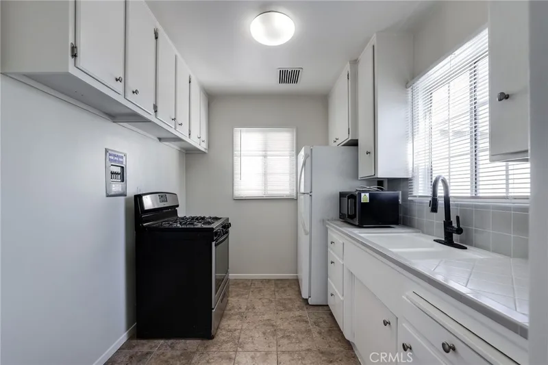 139 10th 2, Seal Beach, CA 90740