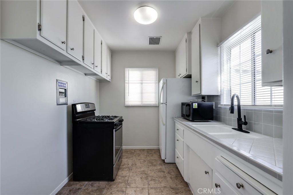 139 10th 2, Seal Beach CA 90740 - photo 1