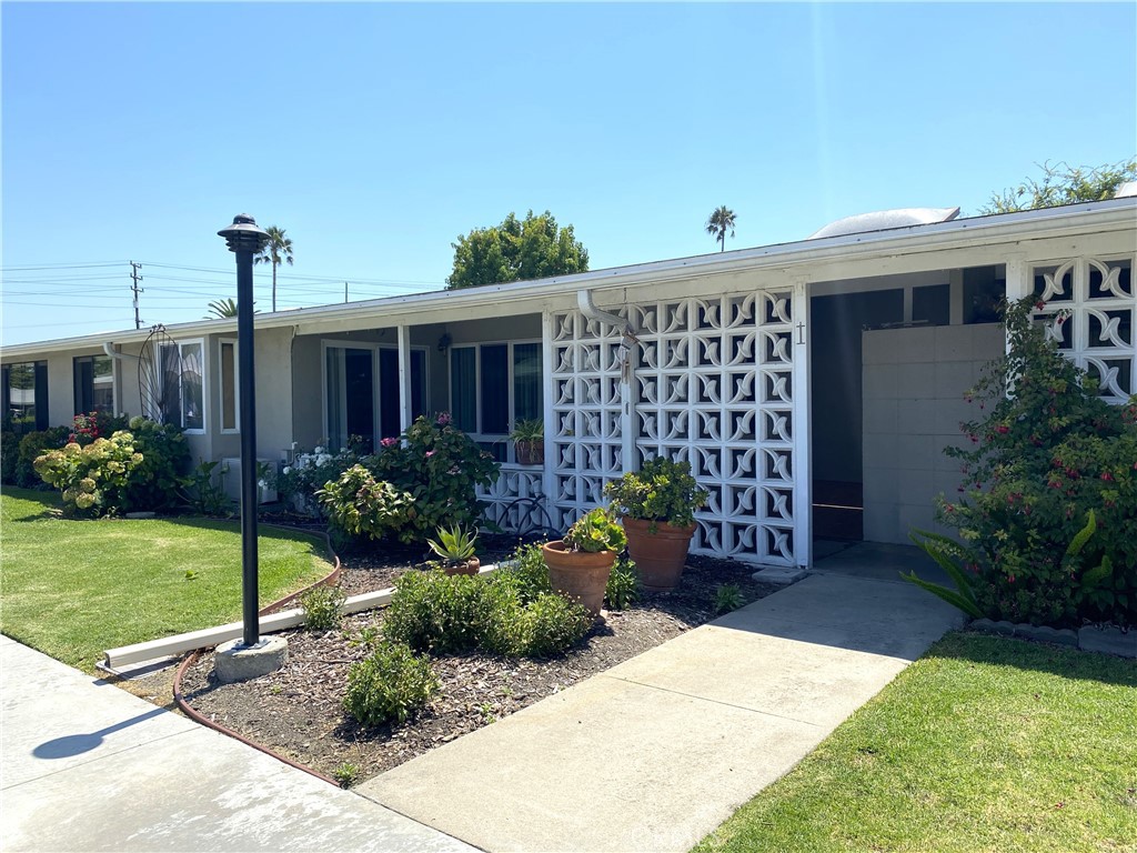 13962 El Dorado Dr., M2-60I, Seal Beach CA 90740 - photo 1