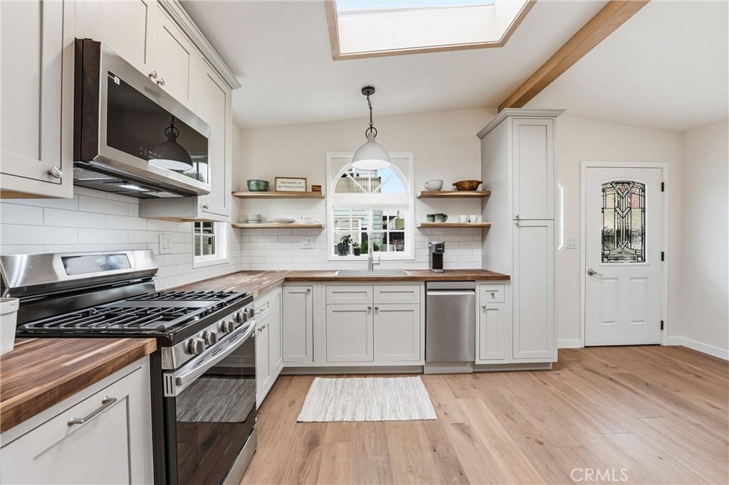 14 Cottonwood Lane, Seal Beach CA 90740 - photo 19