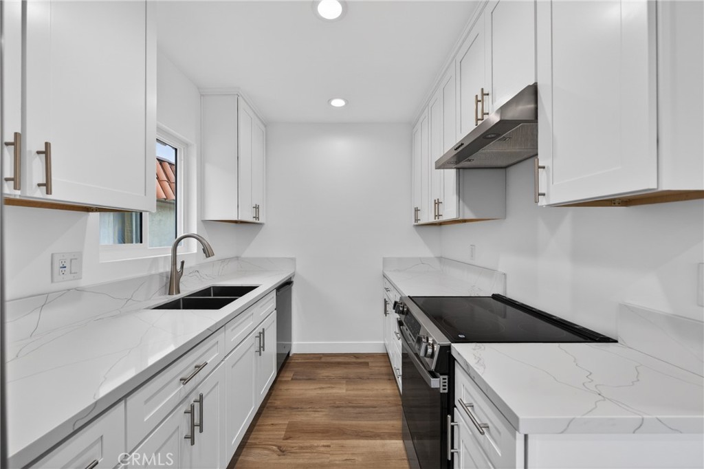 144 11th C, Seal Beach CA 90740 - photo 6