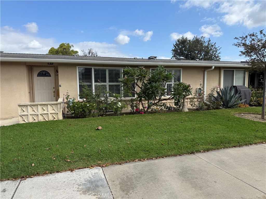 1441 Homewood Rd. M5-96D, Seal Beach CA 90740 - photo 1