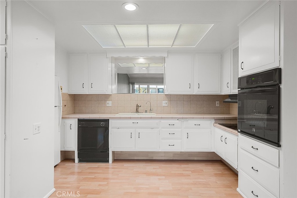 1441 Homewood Road M5-96C, Seal Beach CA 90740 - photo 10
