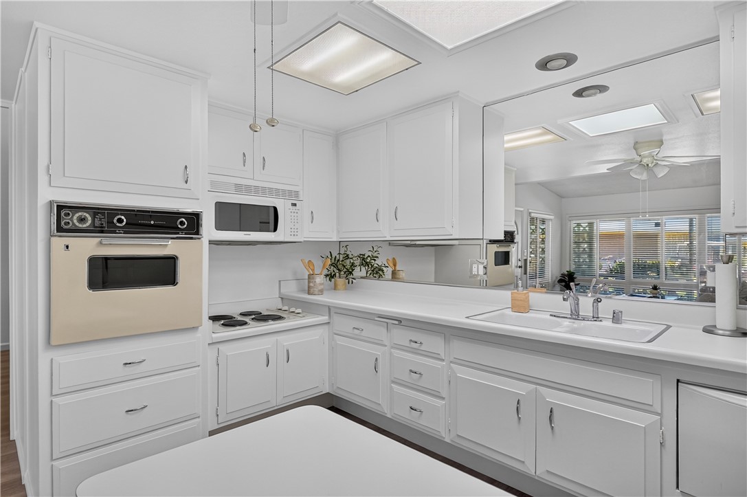 1441 Golden Rain Road M4 88H, Seal Beach CA 90740 - photo 13