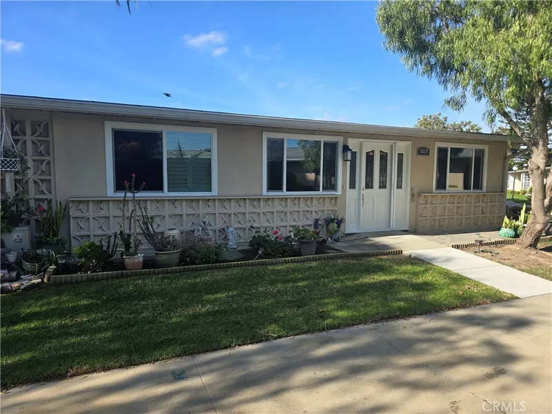 1470 Homewood Road 90G, Seal Beach, CA 90740