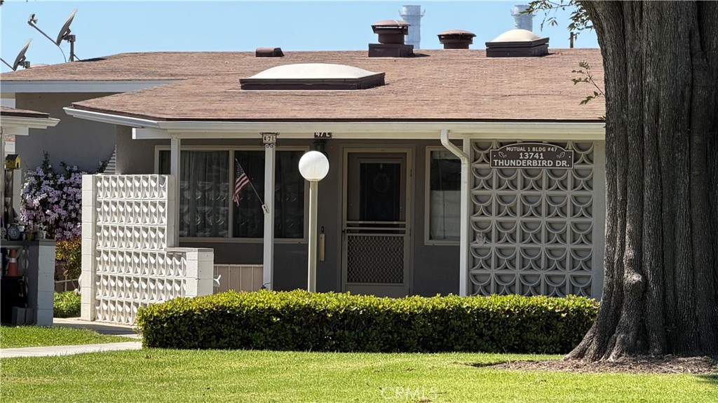 14731 Thunderbird-M1 Drive 47L, Seal Beach CA 90740 - photo 1