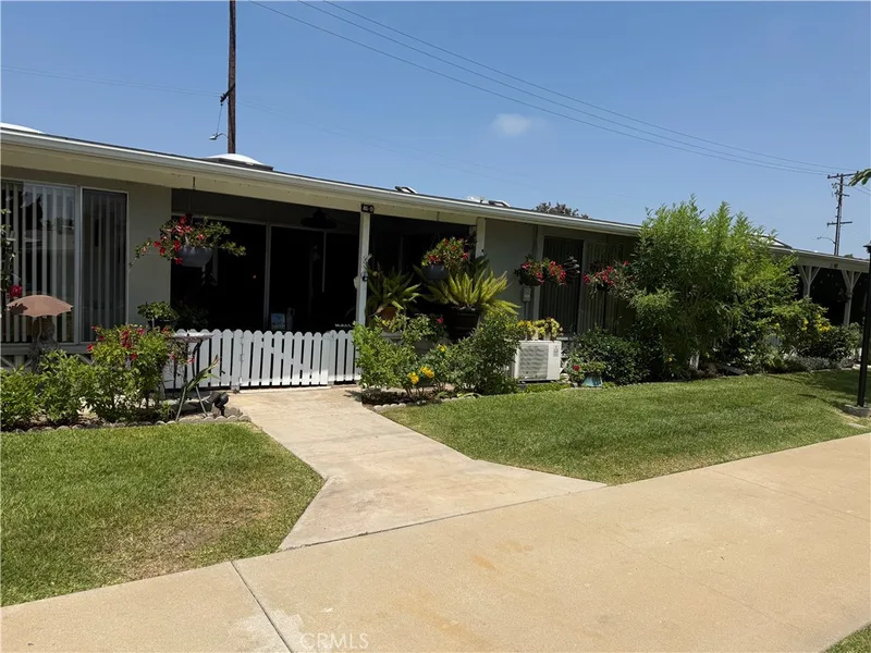 1502 Golden Rain Rd. M2-46D, Seal Beach, CA 90740