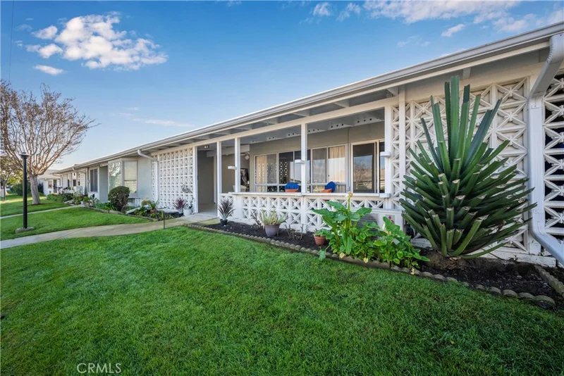 1502 Golden Rain Road 46J, Seal Beach, CA 90740