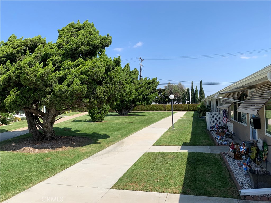 1541 Homewood Rd., M5-112H, Seal Beach CA 90740 - photo 3