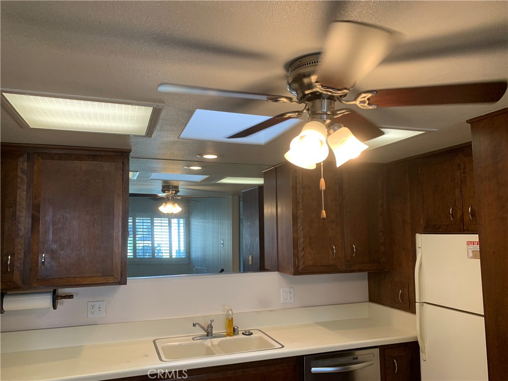 1541 Homewood Rd., M5-112H, Seal Beach CA 90740 - photo 13