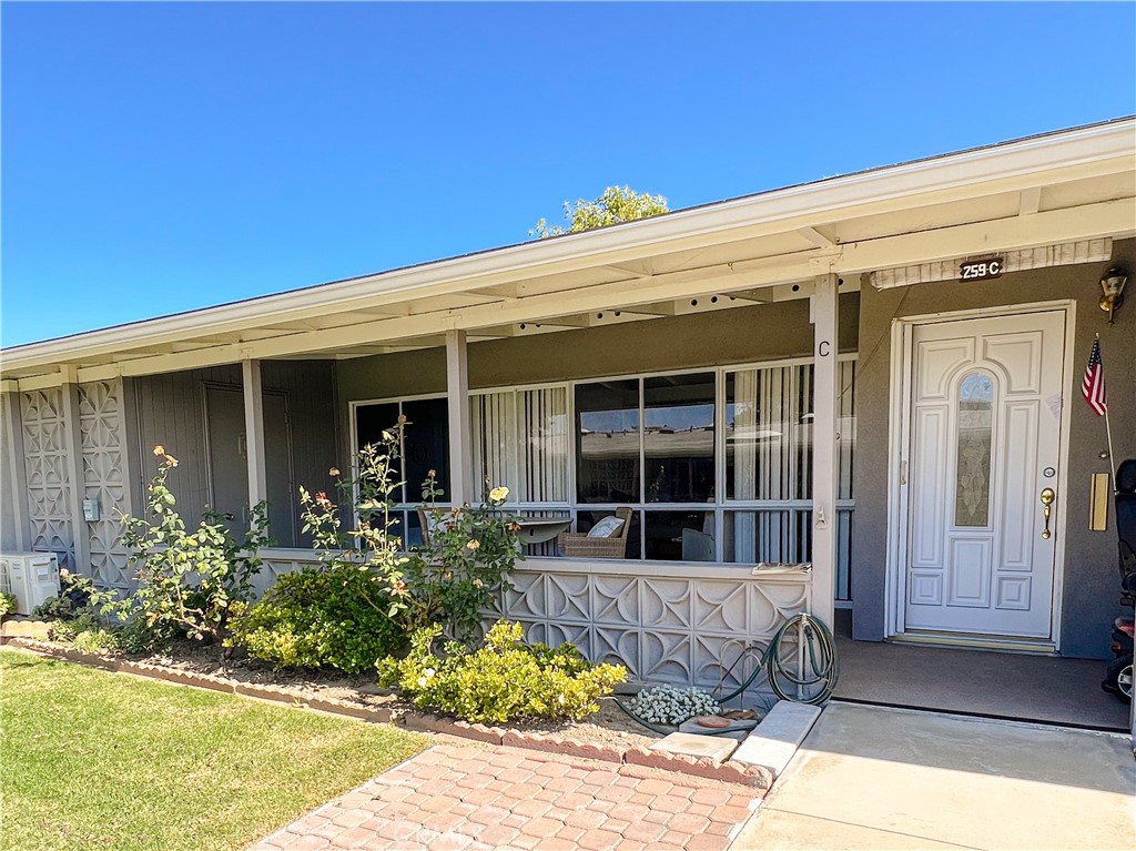 2 bedroom unit with expanded dining room space. Large patio storage, leaded glass door. - 1541 Interlachen Rd., M10-259C, Seal Beach CA 90740 - photo 1