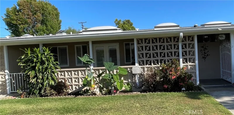 1551 M5-113K Homewood, Seal Beach