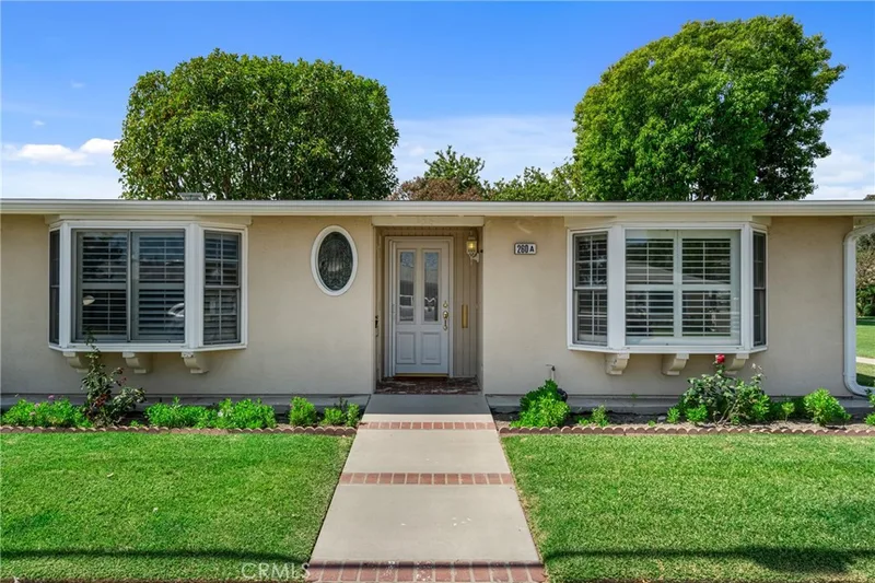 1561 Interlachen Road M10-260A, Seal Beach, CA 90740