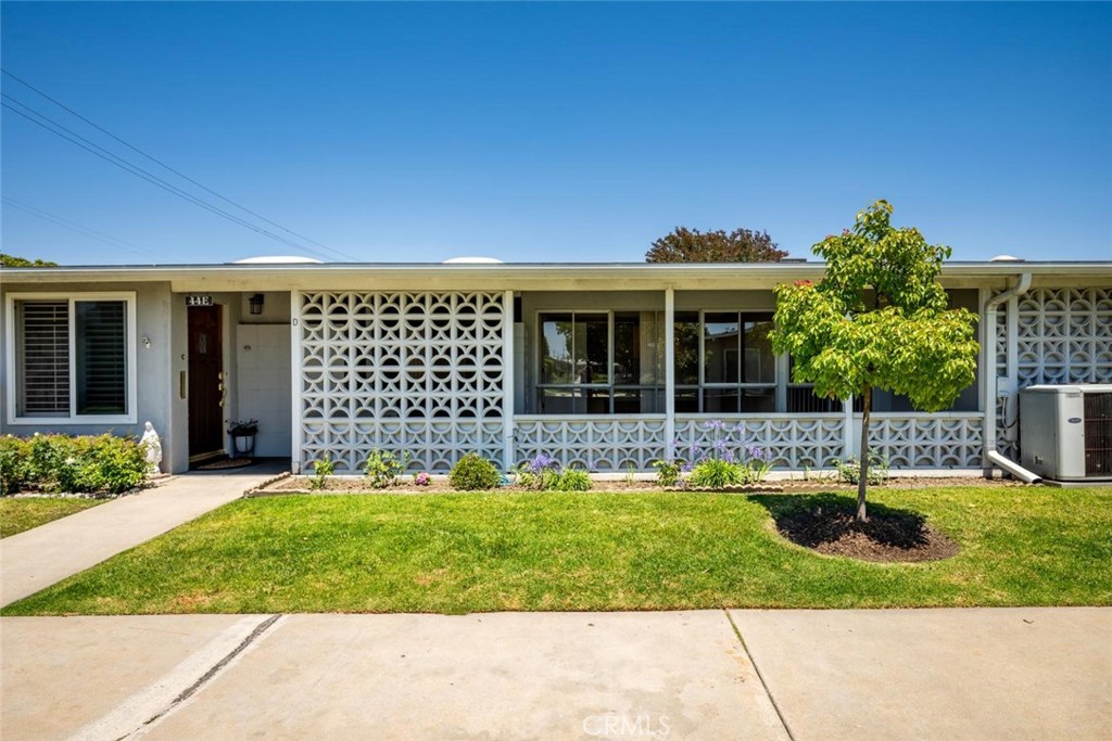 1562 Golden Rain Road 44D M2, Seal Beach CA 90740 - photo 1