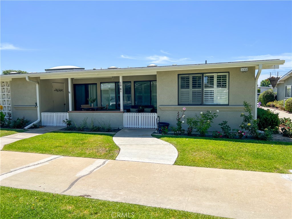 1621 Monterey Rd., M2-19G, Seal Beach CA 90740 - photo 1