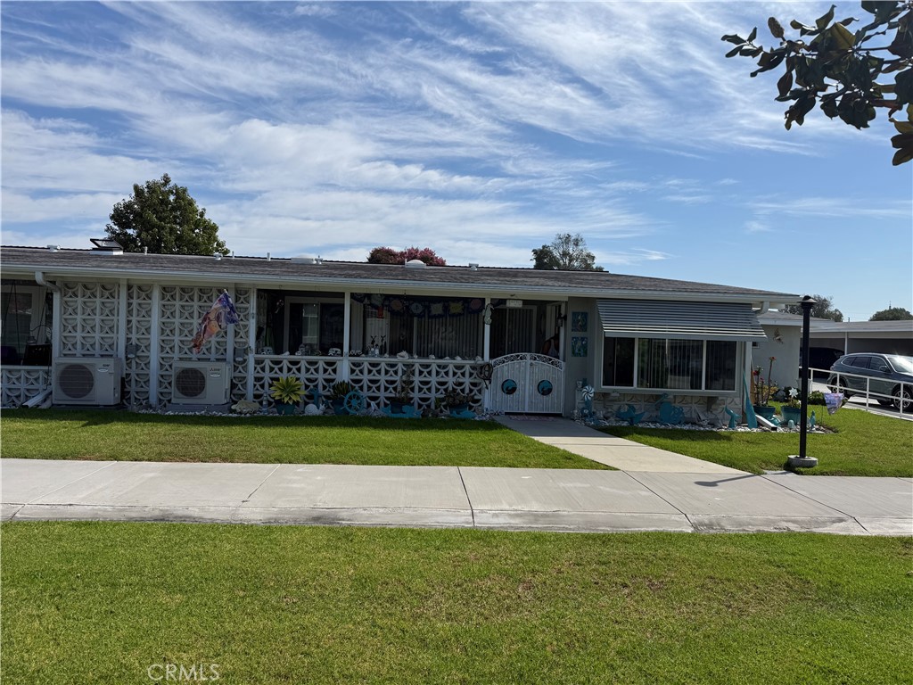 1641 Monterey Rd M2-18A, Seal Beach CA 90740 - photo 1