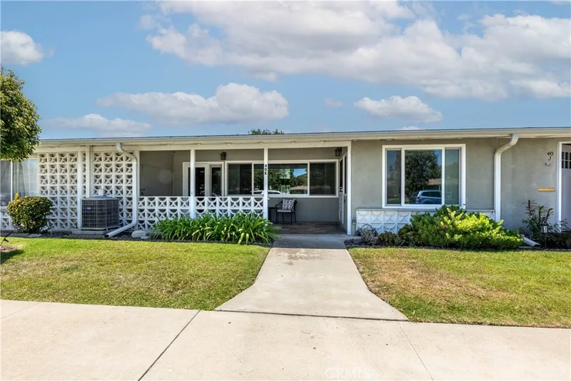 1642 Merion 40K, Seal Beach