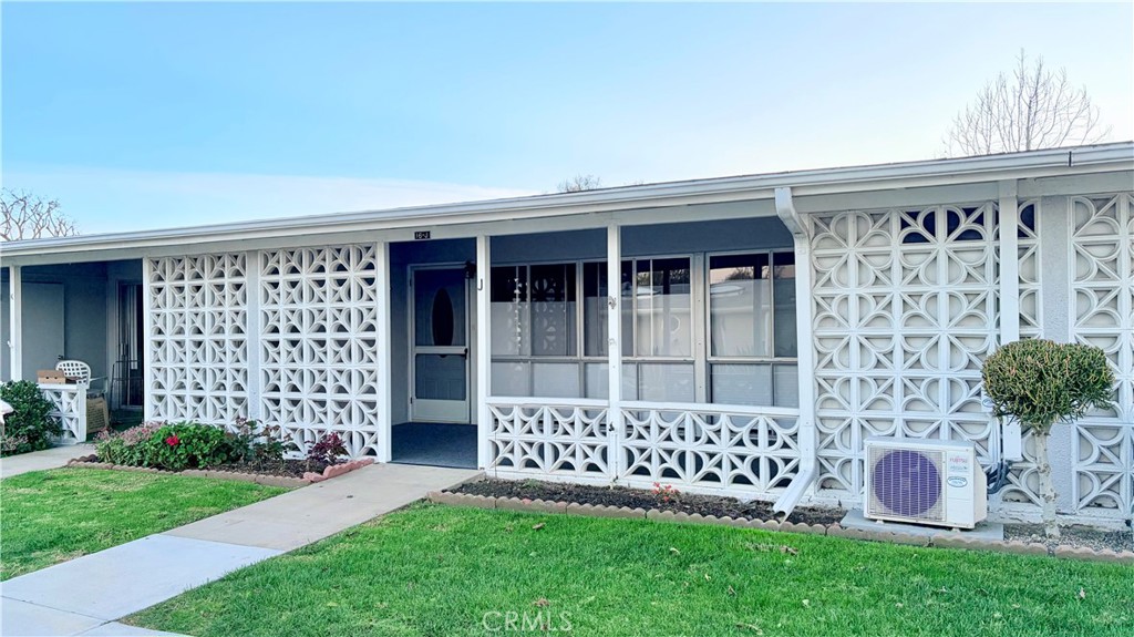 1661 Monterey Road M2-16J, Seal Beach CA 90740 - photo 1