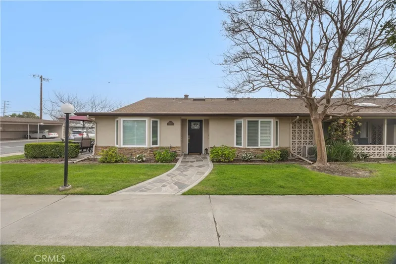 1671 Interlachen 285L, Seal Beach, CA 90740