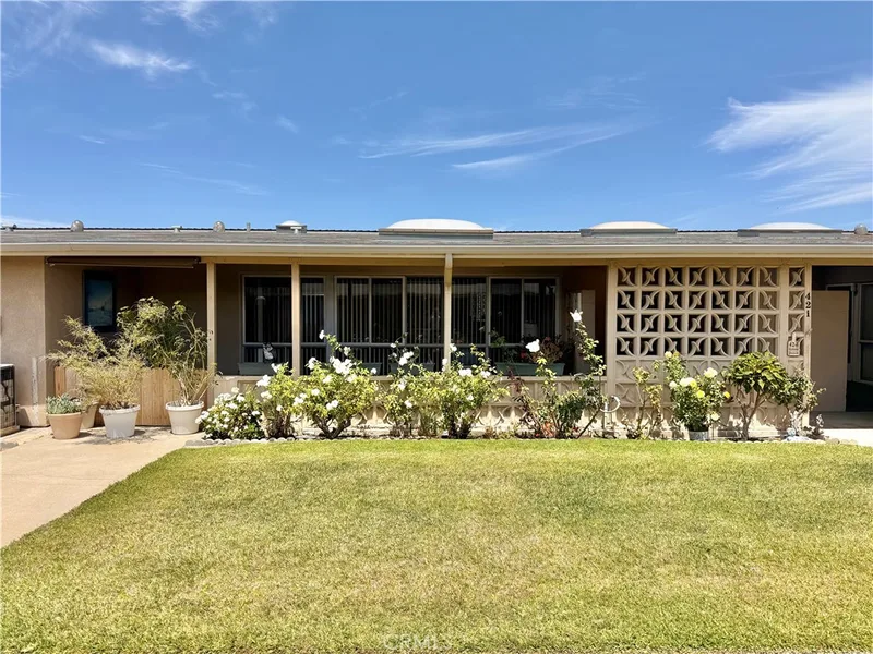 1690 Interlachen Road 42i, Seal Beach