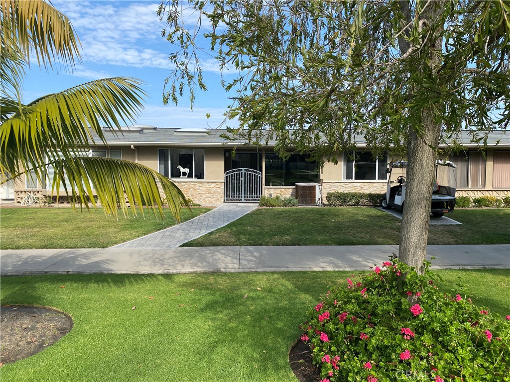 1701 Tam Oshanter Rd M12-11D, Seal Beach CA 90740 - photo 1