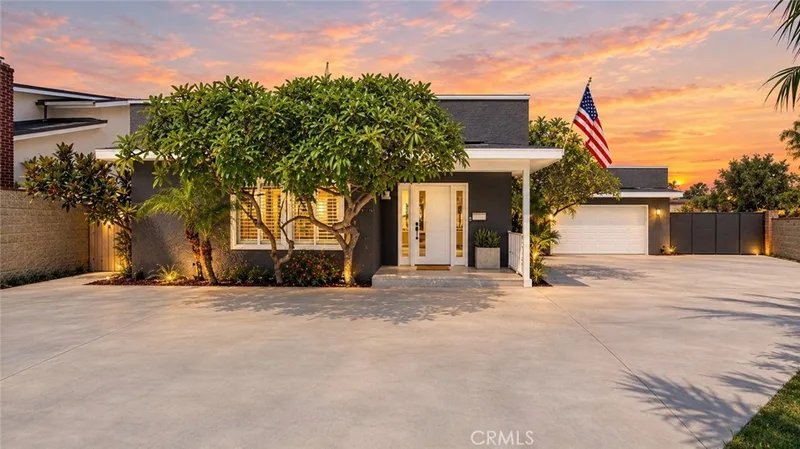 1709 Bolsa, Seal Beach, CA 90740