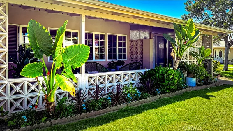 1720 Interlachen Rd., M12-41E, Seal Beach