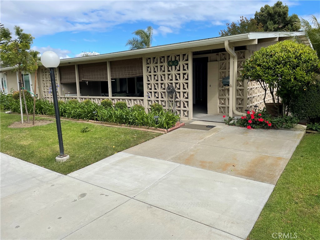 1740 Sunningdale Rd 16G Road 16G, Seal Beach CA 90740 - photo 1