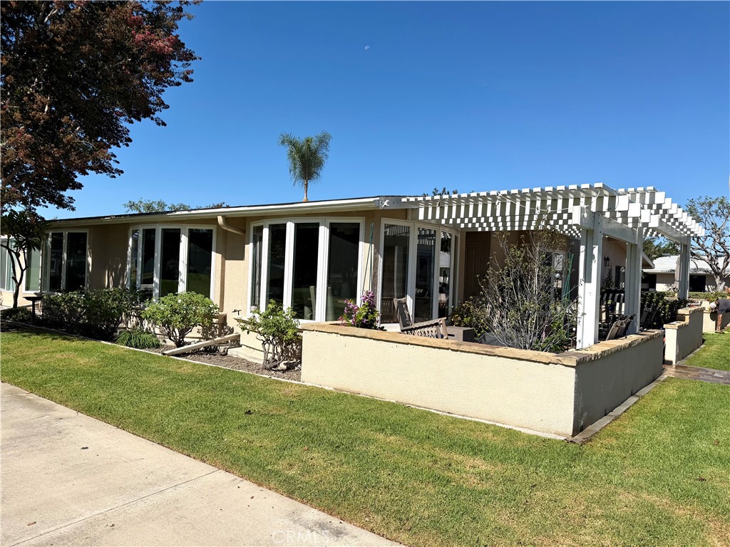 1760 Sunningdale Rd., M14-14A, Seal Beach CA 90740 - photo 2
