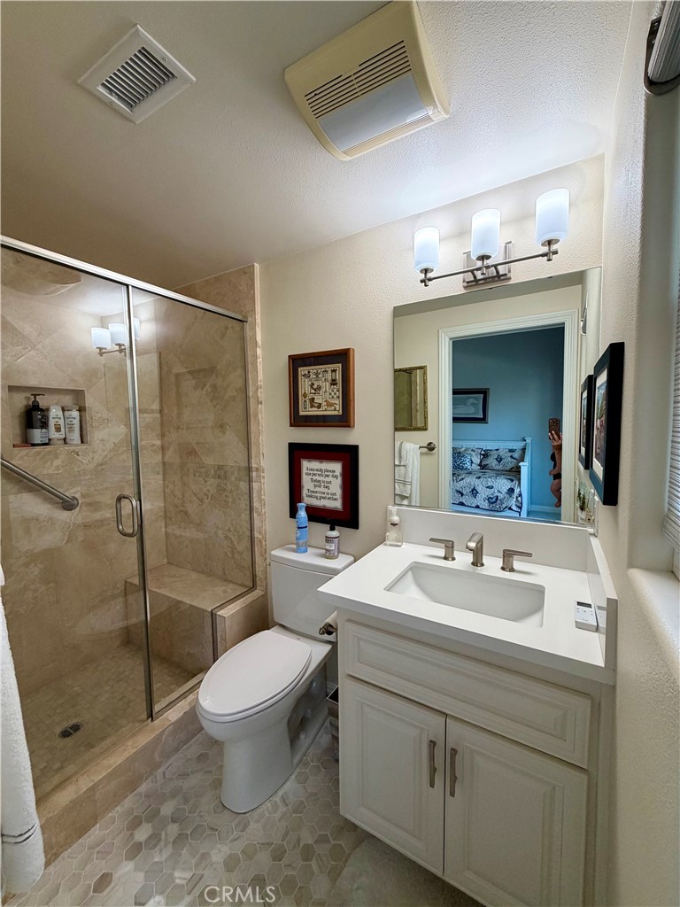 Guest Bathroom - 1760 Sunningdale Rd., M14-14A, Seal Beach CA 90740 - photo 30