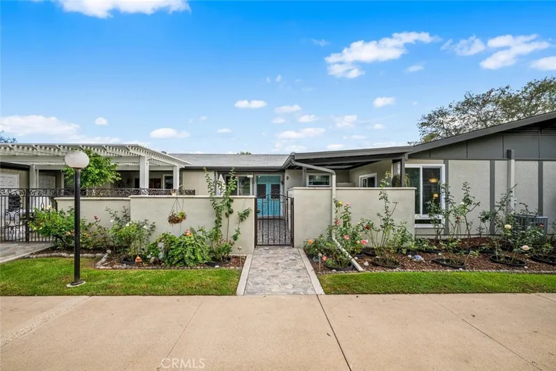 1851 McKinney Way 25B, Seal Beach