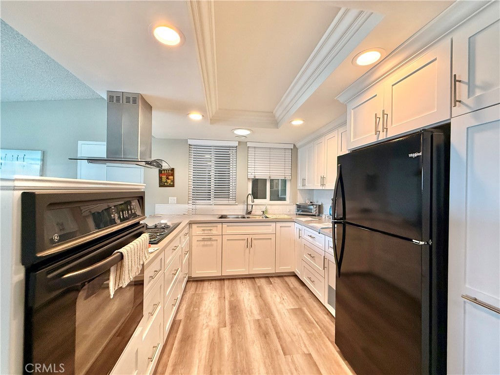 1860 McKinney Way 21J, Seal Beach CA 90740 - photo 13