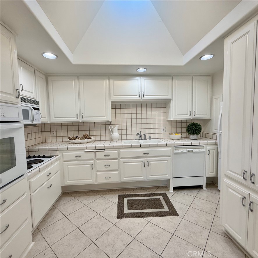 1871 Golden Rain Rd., M14-26D, Seal Beach CA 90740 - photo 23
