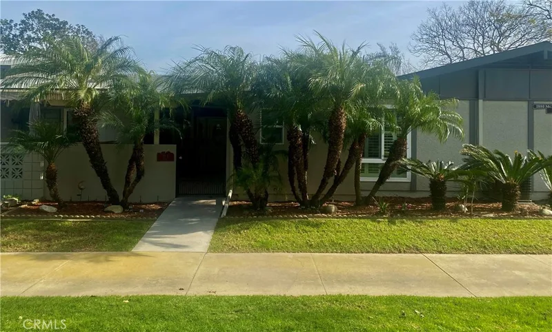 1880 McKinney Way, M15-20B, Seal Beach, CA 90740